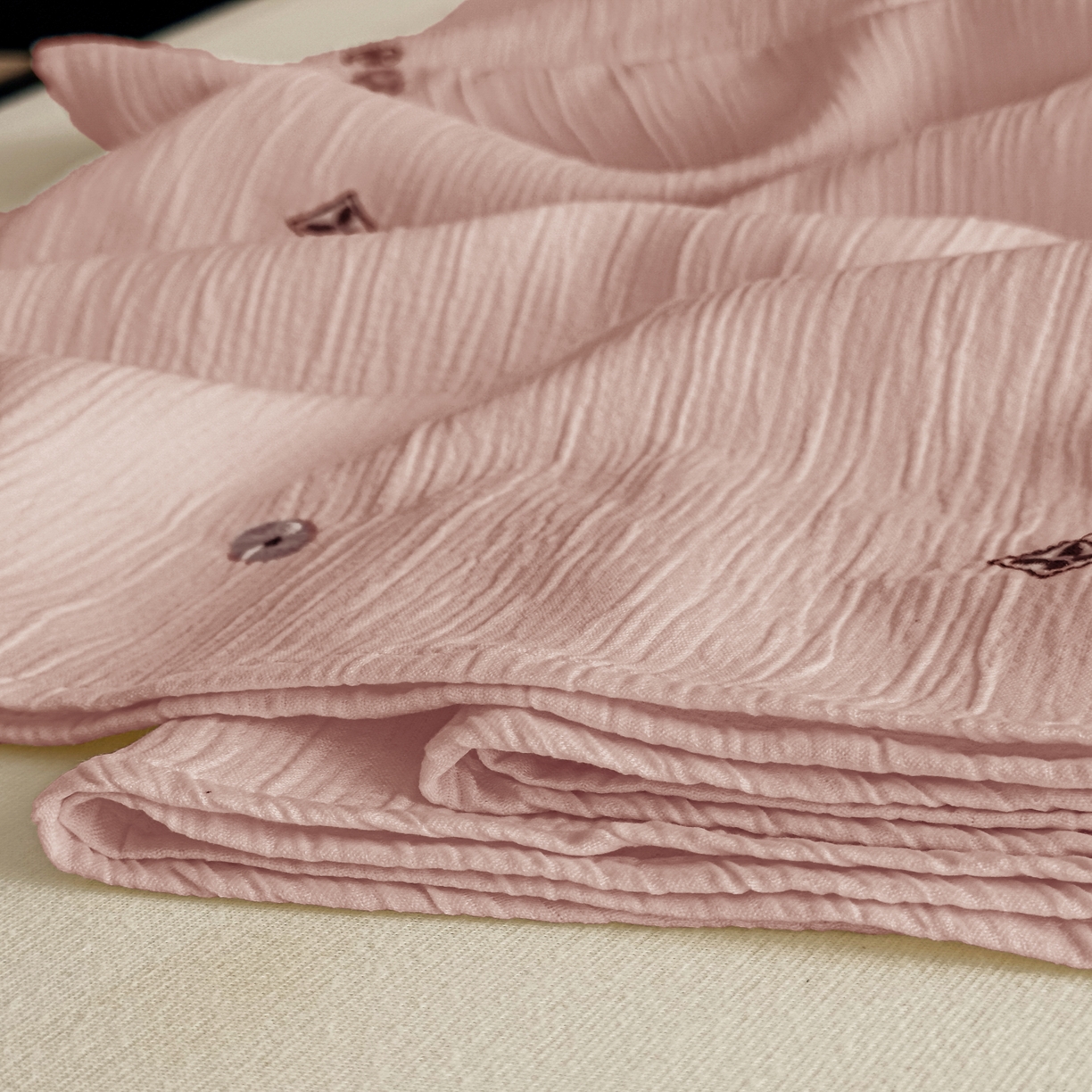 91家纺网 家纺一手货源 找家纺 乐嘉盈 2025新款双层纱布毯 粉色