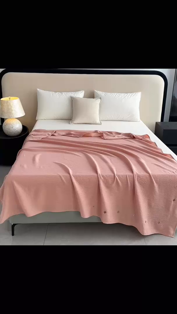 91家纺网 家纺一手货源 找家纺 乐嘉盈 2025新款双层纱布毯 粉色