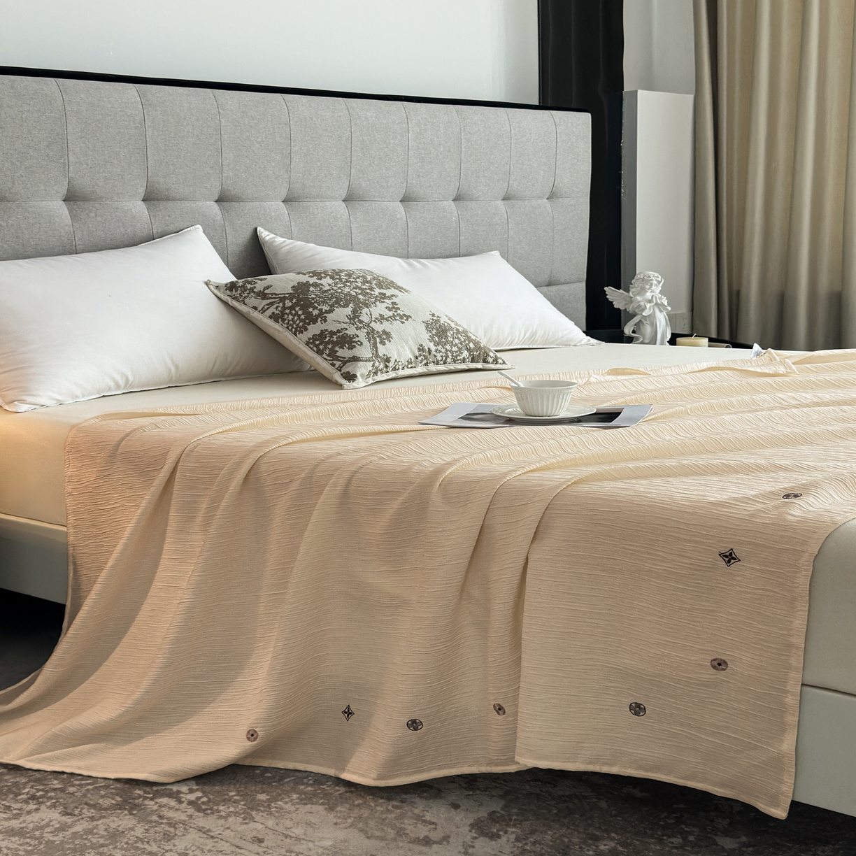 91家纺网 家纺一手货源 找家纺 乐嘉盈 2025新款双层纱布毯 香槟