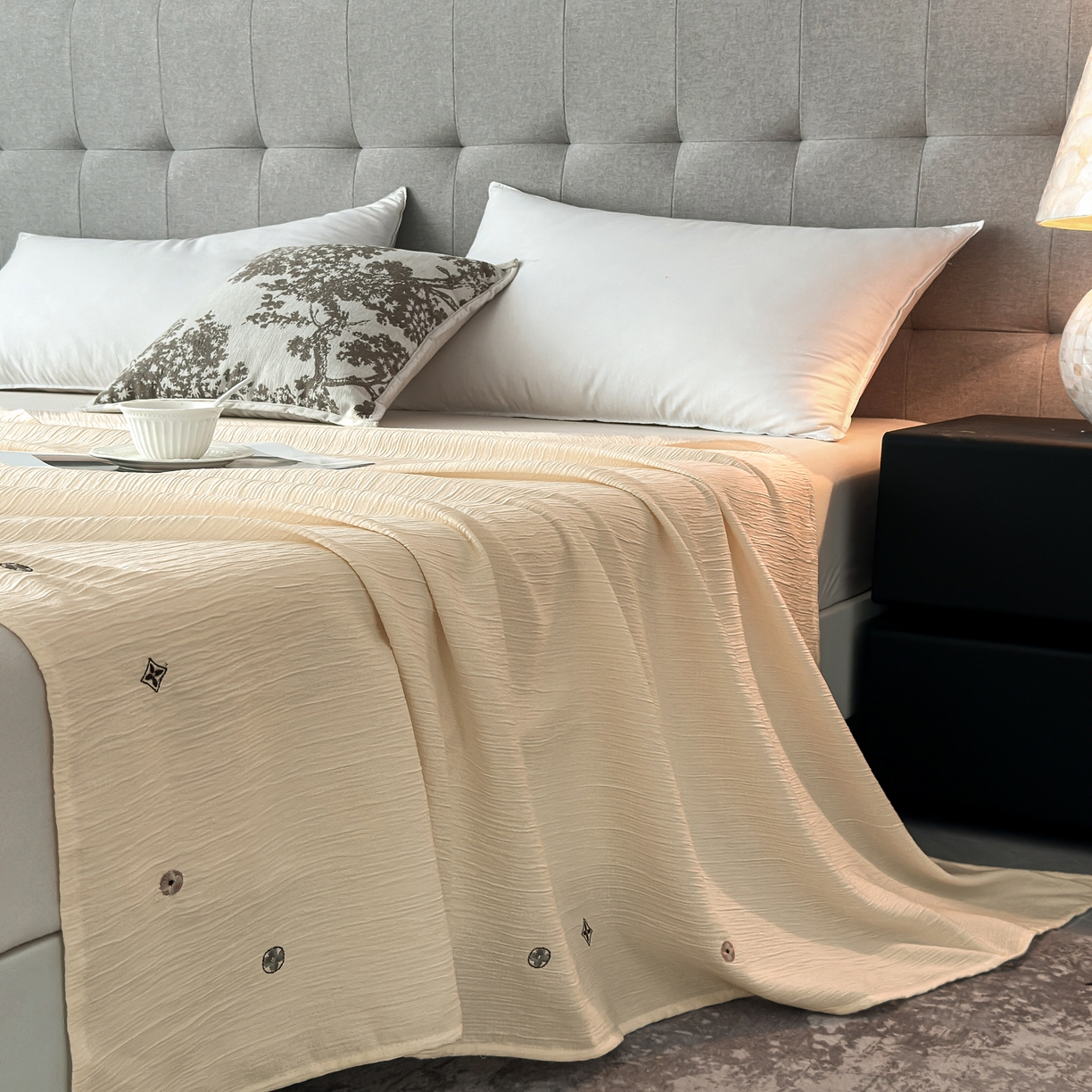 91家纺网 家纺一手货源 找家纺 乐嘉盈 2025新款双层纱布毯 香槟