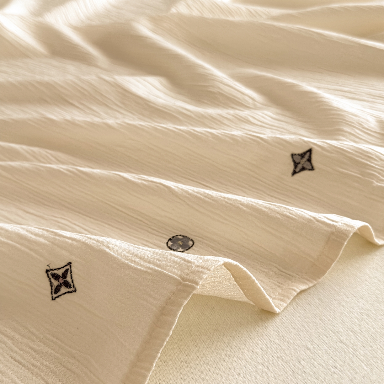 91家纺网 家纺一手货源 找家纺 乐嘉盈 2025新款双层纱布毯 香槟