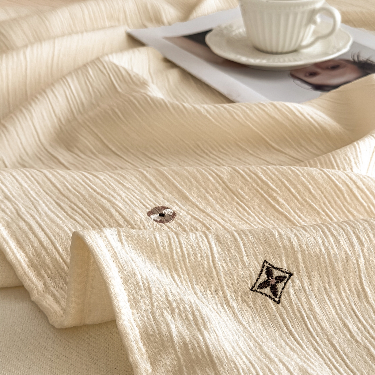 91家纺网 家纺一手货源 找家纺 乐嘉盈 2025新款双层纱布毯 香槟