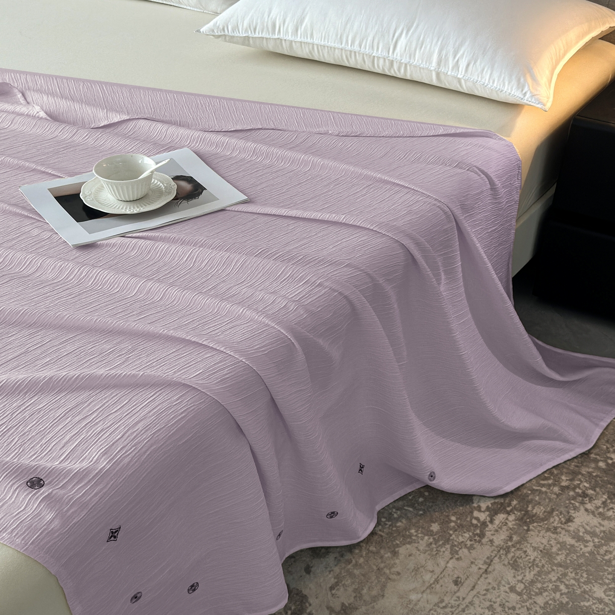 91家纺网 家纺一手货源 找家纺 乐嘉盈 2025新款双层纱布毯 香芋紫