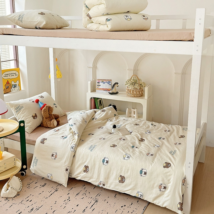 91家纺网 家纺一手货源 找家纺 港岛妹妹 2025新款云朵水洗工艺学生床宿舍上下铺三件套 熊熊公仔