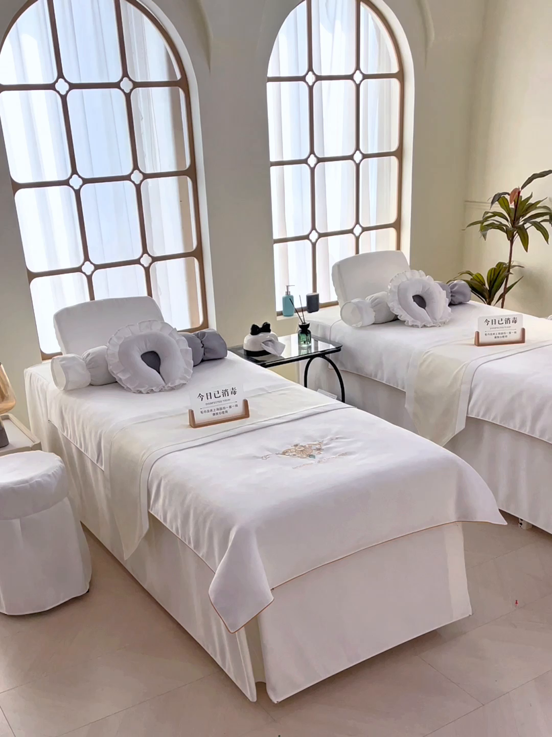 91家纺网 家纺一手货源 找家纺 （总）莉人坊美容床罩批发2025新款高精密布料绣花美容床罩-雍容华贵