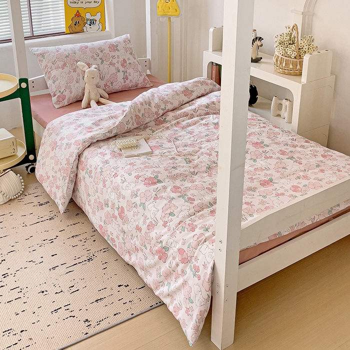 91家纺网 家纺一手货源 找家纺 海岛哥哥 2025新款云朵水洗棉学生床宿舍上下铺三件套 乖粉熊