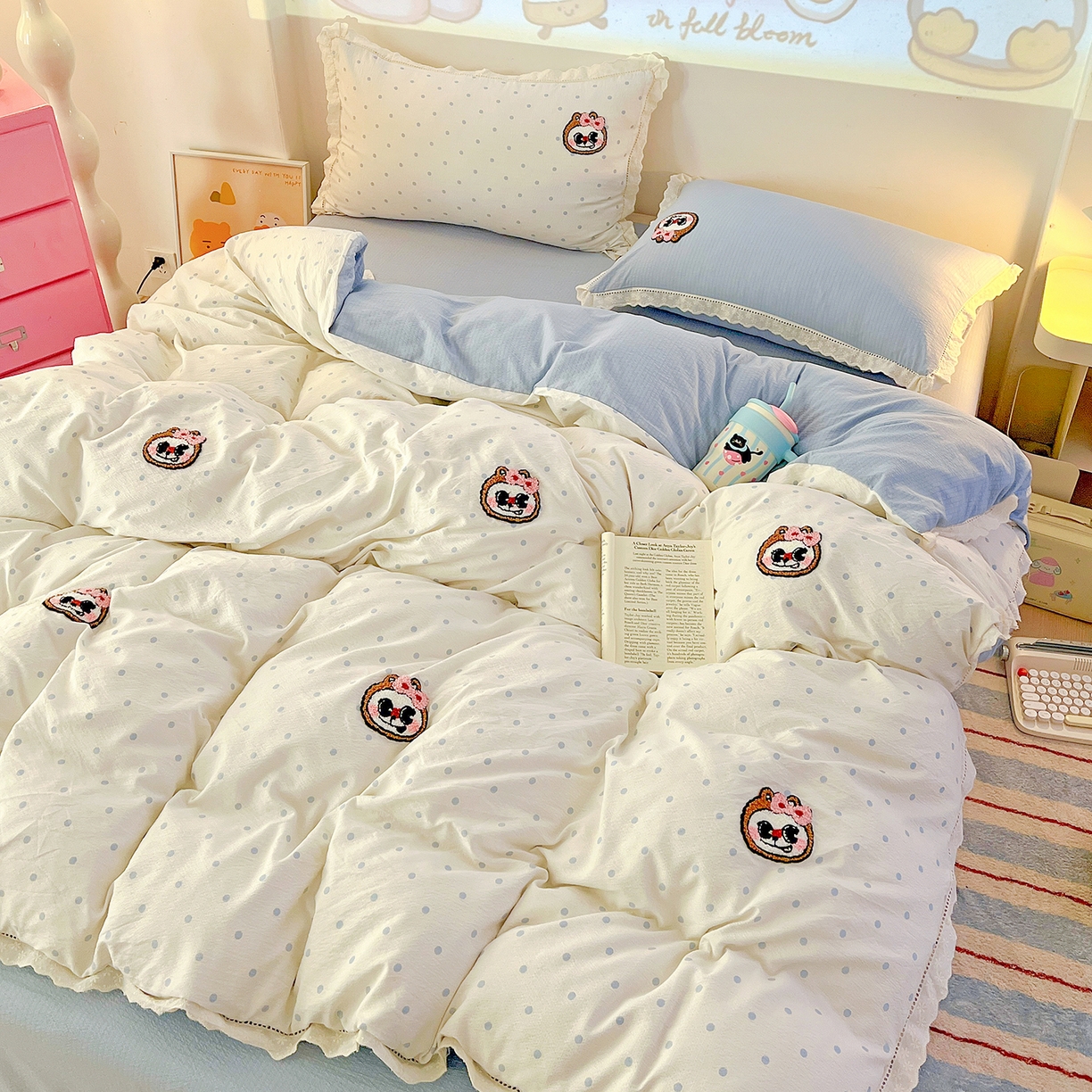 91家纺网 家纺一手货源 找家纺 （总）富米莱（原臻工厂）2025新款云感双层纱卡通毛巾绣全棉镂空花边四件套