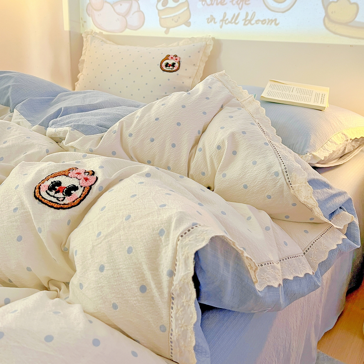 91家纺网 家纺一手货源 找家纺 （总）富米莱（原臻工厂）2025新款云感双层纱卡通毛巾绣全棉镂空花边四件套