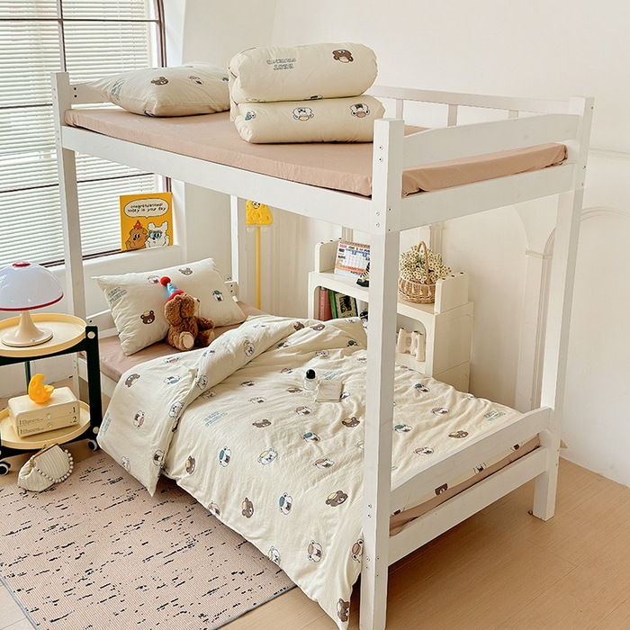 91家纺网 家纺一手货源 找家纺 海岛哥哥 2025新款云朵水洗棉学生床宿舍上下铺三件套 熊熊公仔