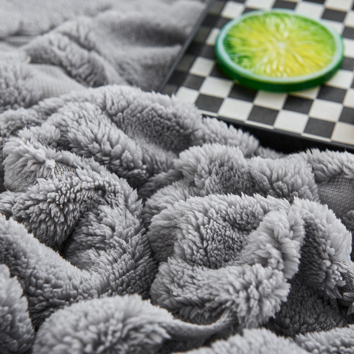 91家纺网 家纺一手货源 找家纺 缦纱 2025新款提花舒棉绒镂空塔芙绒羊羔绒双层毛毯跨境电商 韵律-浅灰