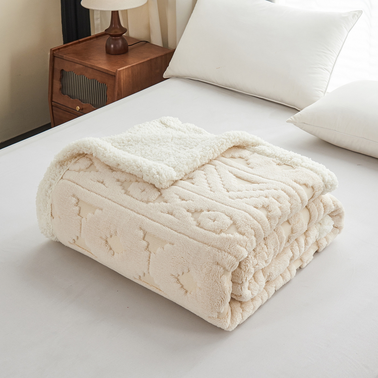 缦纱 2025新款提花舒棉绒镂空塔芙绒羊羔绒双层毛毯跨境电商 韵律-米白