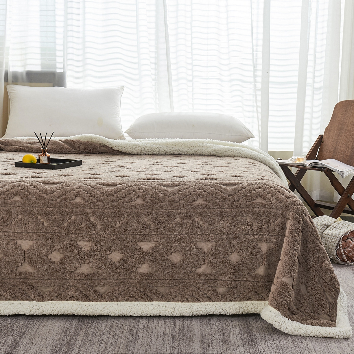 91家纺网 家纺一手货源 找家纺 缦纱 2025新款提花舒棉绒镂空塔芙绒羊羔绒双层毛毯跨境电商 韵律-咖啡