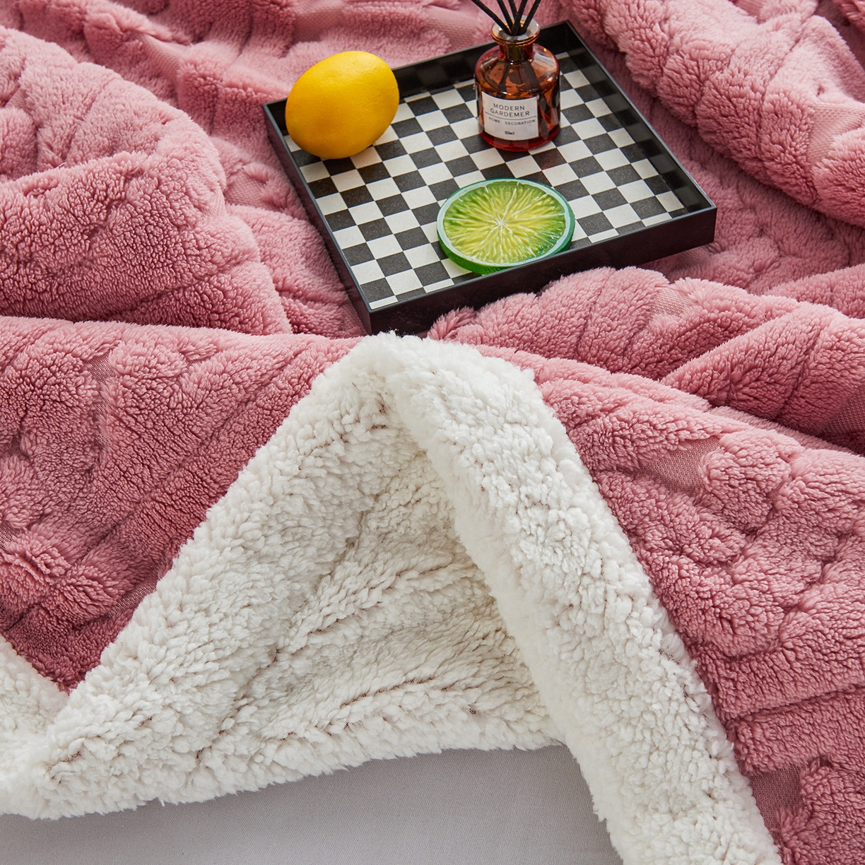 91家纺网 家纺一手货源 找家纺 缦纱 2025新款提花舒棉绒镂空塔芙绒羊羔绒双层毛毯跨境电商 韵律-豆沙