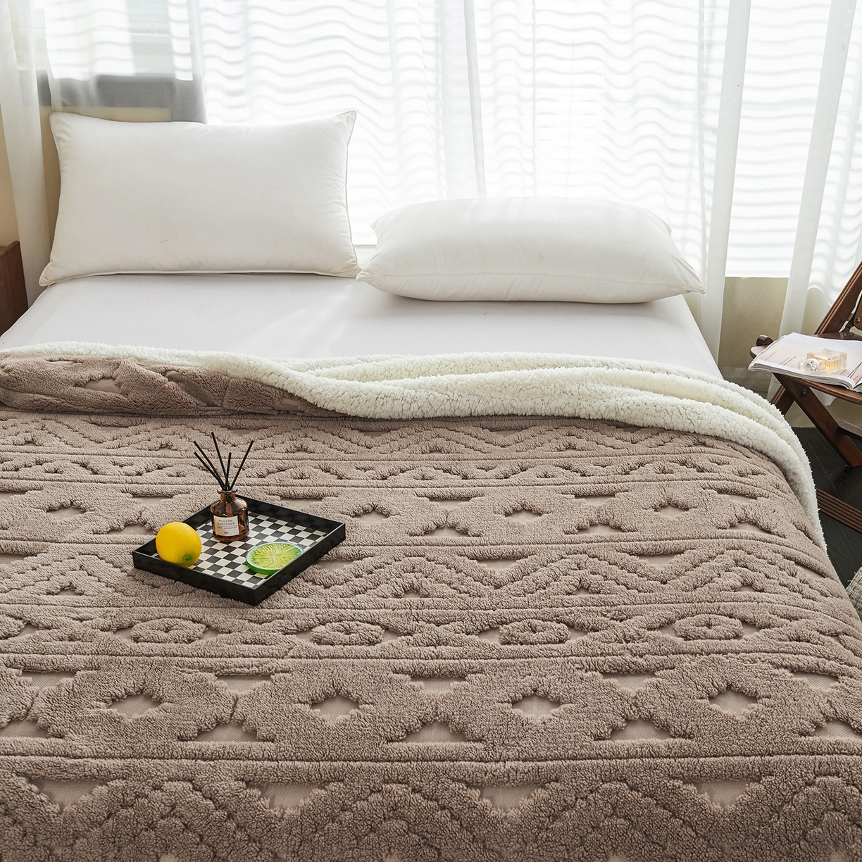 91家纺网 家纺一手货源 找家纺 缦纱 2025新款提花舒棉绒镂空塔芙绒羊羔绒双层毛毯跨境电商 韵律-咖啡