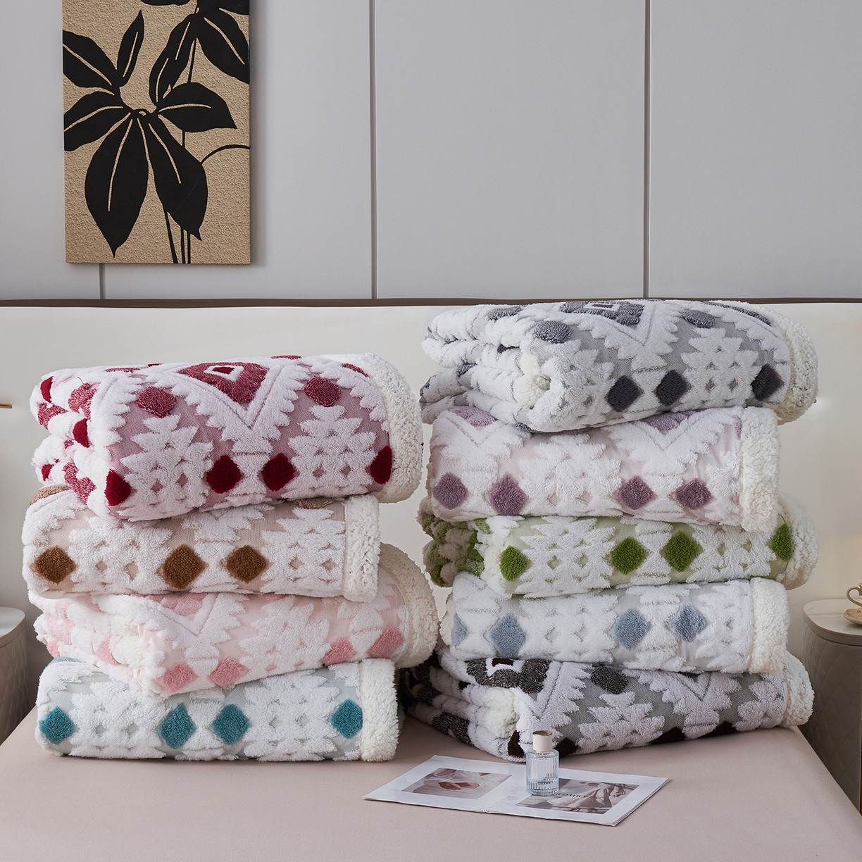 91家纺网 家纺一手货源 找家纺 缦纱 2025新款波西米亚阳离子提花镂空塔芙绒羊羔绒保暖午睡双层毛毯办公室盖毯 组合图仅供展示