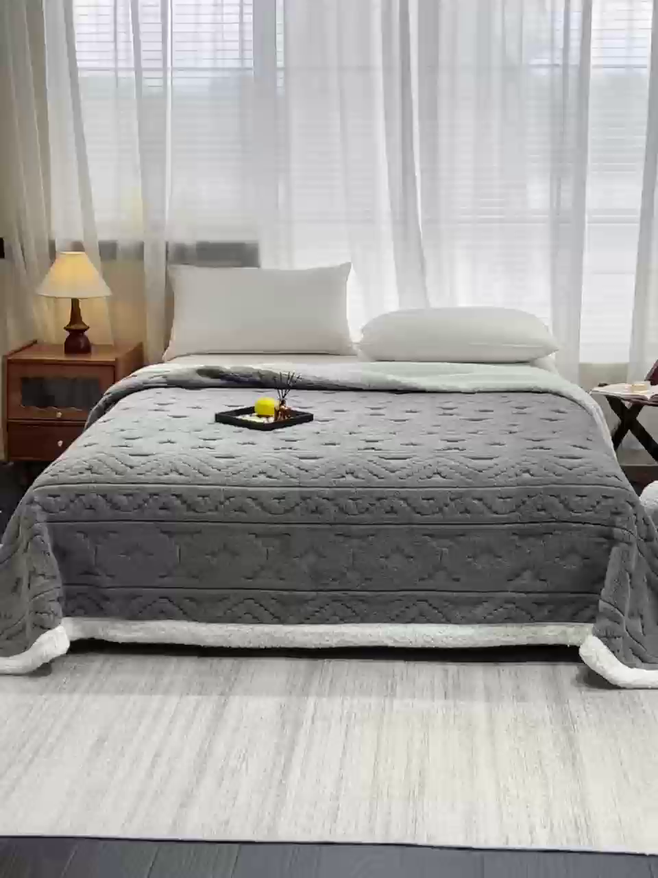 91家纺网 家纺一手货源 找家纺 缦纱 2025新款提花舒棉绒镂空塔芙绒羊羔绒双层毛毯跨境电商 韵律-深灰