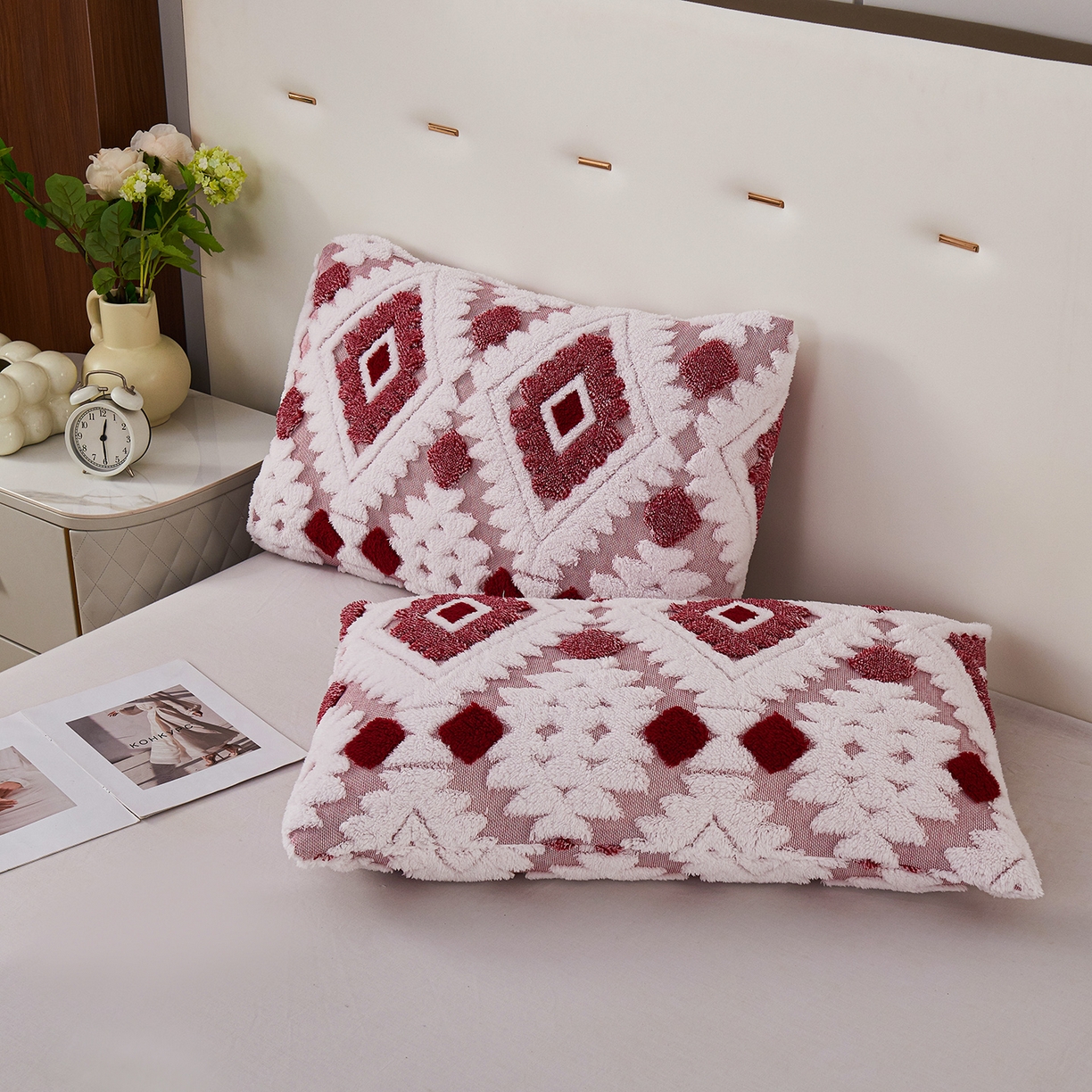 91家纺网 家纺一手货源 找家纺 缦纱 2025新款波西米亚阳离子提花镂空塔芙绒羊羔绒保暖午睡双层毛毯办公室盖毯 菱格-玫红