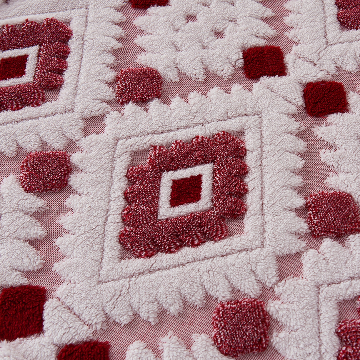 91家纺网 家纺一手货源 找家纺 缦纱 2025新款波西米亚阳离子提花镂空塔芙绒羊羔绒保暖午睡双层毛毯办公室盖毯 菱格-玫红