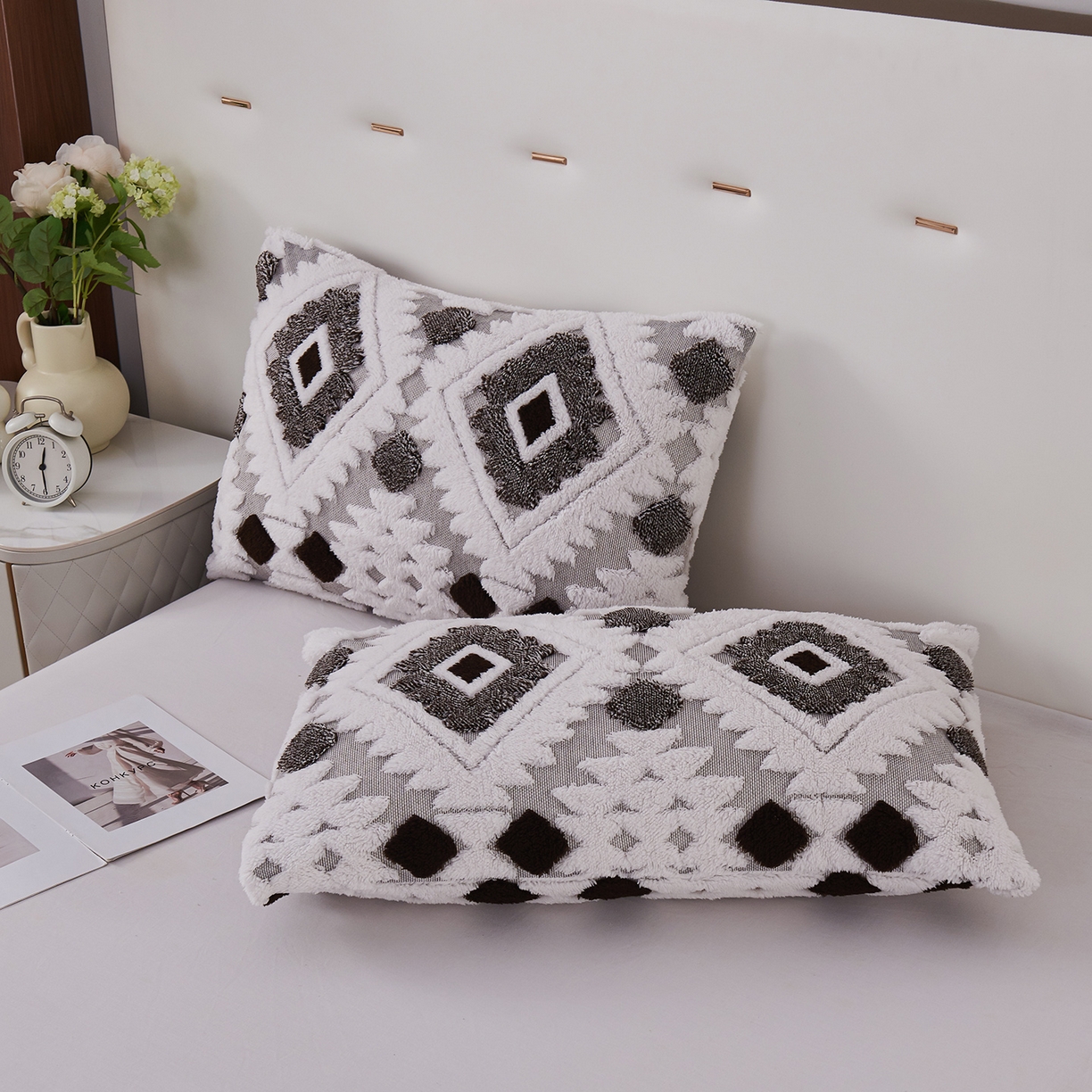 91家纺网 家纺一手货源 找家纺 缦纱 2025新款波西米亚阳离子提花镂空塔芙绒羊羔绒保暖午睡双层毛毯办公室盖毯 菱格-黑白