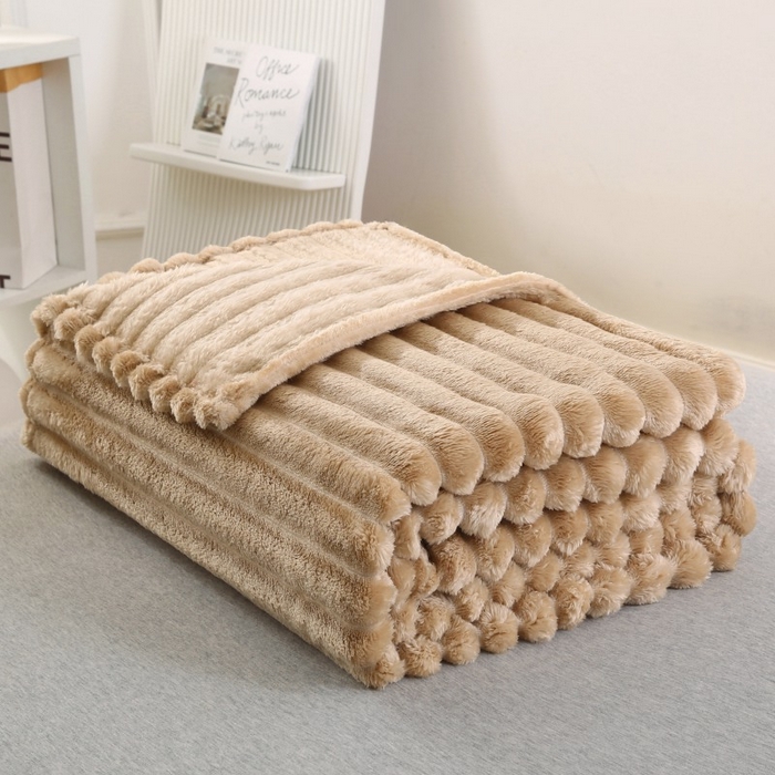 91家纺网 家纺一手货源 找家纺 （总）缦纱 2025新款跨境电商仿兔毛4cm抽条毛毯牛奶绒毛毯加厚午睡毯