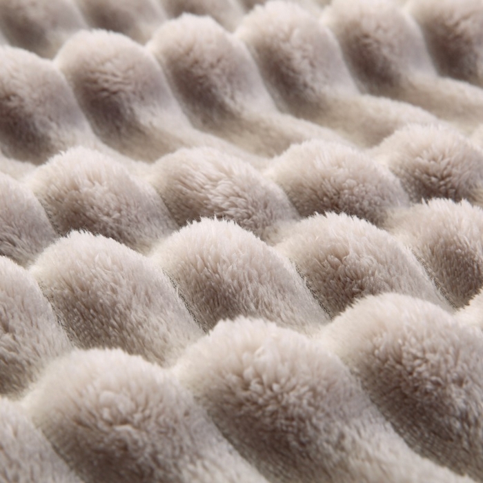 91家纺网 家纺一手货源 找家纺 缦纱 2025新款跨境电商仿兔毛4cm抽条毛毯牛奶绒毛毯加厚午睡毯 绅士灰