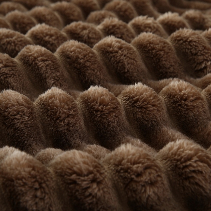 91家纺网 家纺一手货源 找家纺 缦纱 2025新款跨境电商仿兔毛4cm抽条毛毯牛奶绒毛毯加厚午睡毯 美式咖