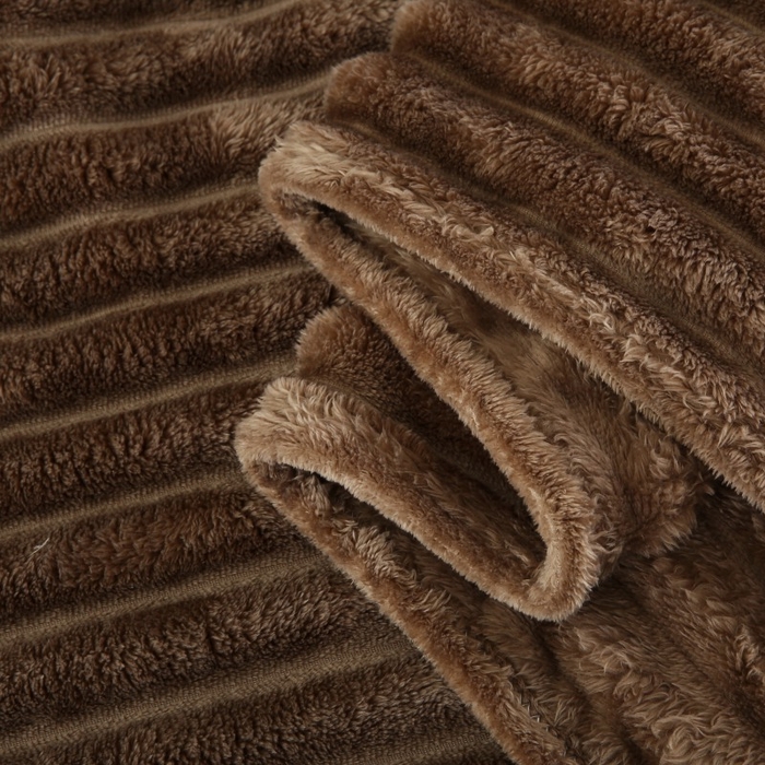 91家纺网 家纺一手货源 找家纺 缦纱 2025新款跨境电商仿兔毛4cm抽条毛毯牛奶绒毛毯加厚午睡毯 美式咖