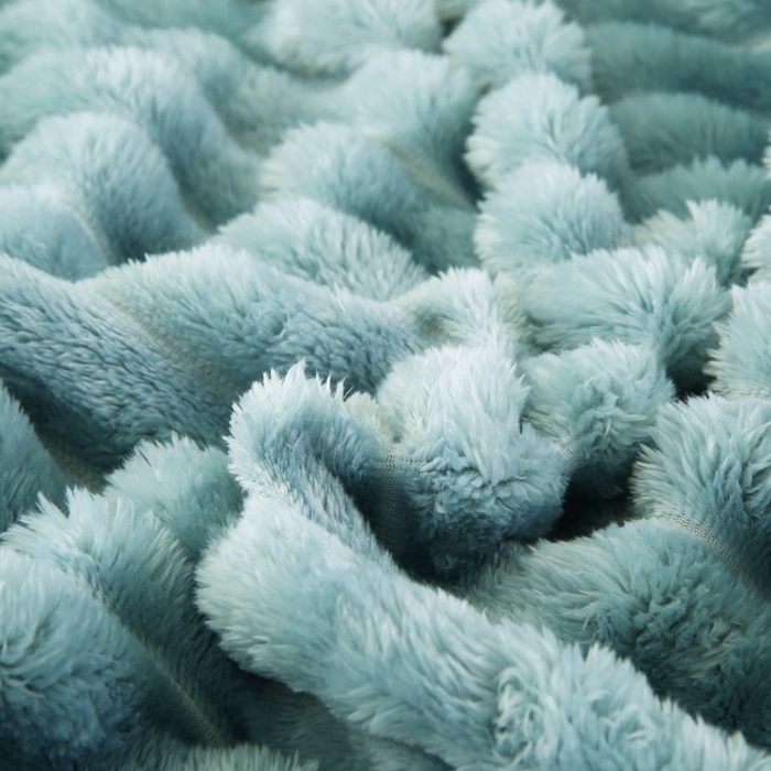 91家纺网 家纺一手货源 找家纺 缦纱 2025新款跨境电商仿兔毛4cm抽条毛毯牛奶绒毛毯加厚午睡毯 宾利蓝