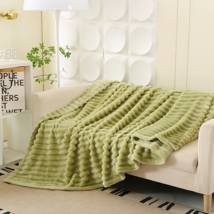 91家纺网 家纺一手货源 找家纺 缦纱 2025新款跨境电商仿兔毛4cm抽条毛毯牛奶绒毛毯加厚午睡毯 苹果绿