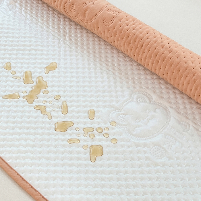 91家纺网 家纺一手货源 找家纺 缦纱 2025新款A防水隔尿垫-爱豆熊系列 爱豆熊隔尿垫-卡其