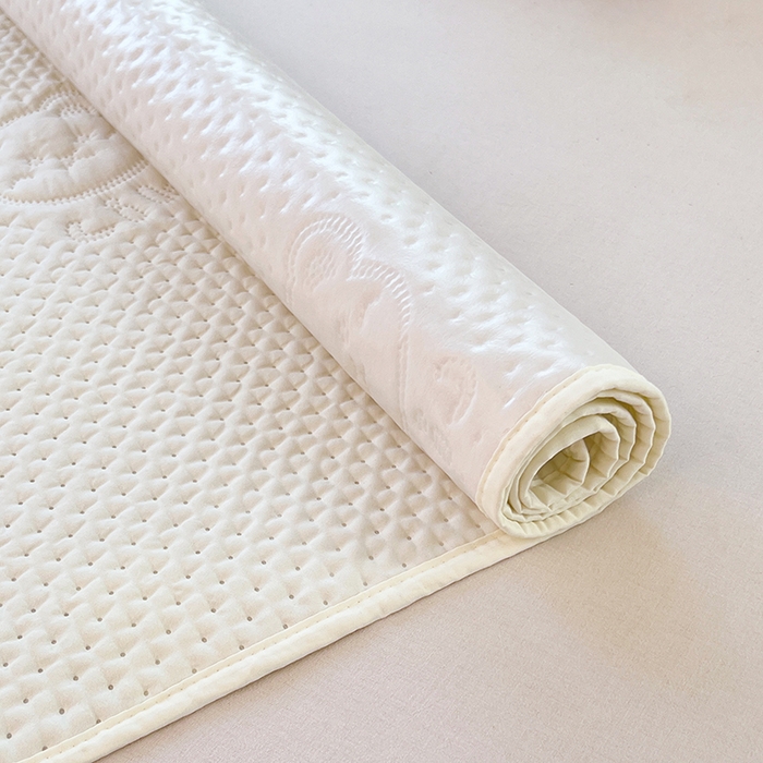 91家纺网 家纺一手货源 找家纺 缦纱 2025新款A防水隔尿垫-爱豆熊系列 爱豆熊隔尿垫-奶昔白