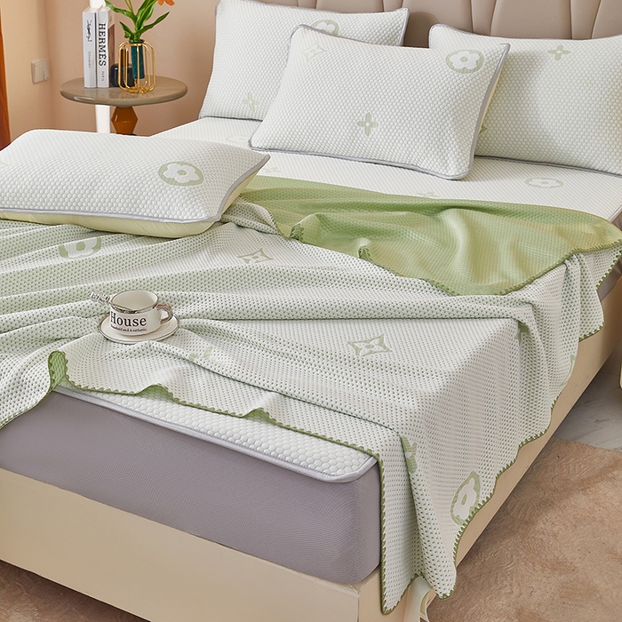 91家纺网 家纺一手货源 找家纺 （总）凤杰  2025新款冰豆豆凉豆豆凉席床笠款盖盖毯夏被四件套