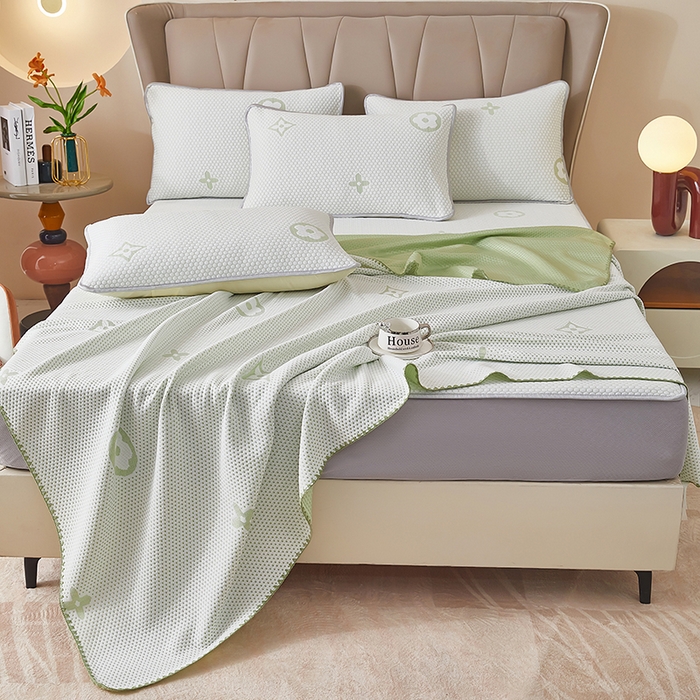 91家纺网 家纺一手货源 找家纺 （总）凤杰  2025新款冰豆豆凉豆豆凉席床笠款盖盖毯夏被四件套