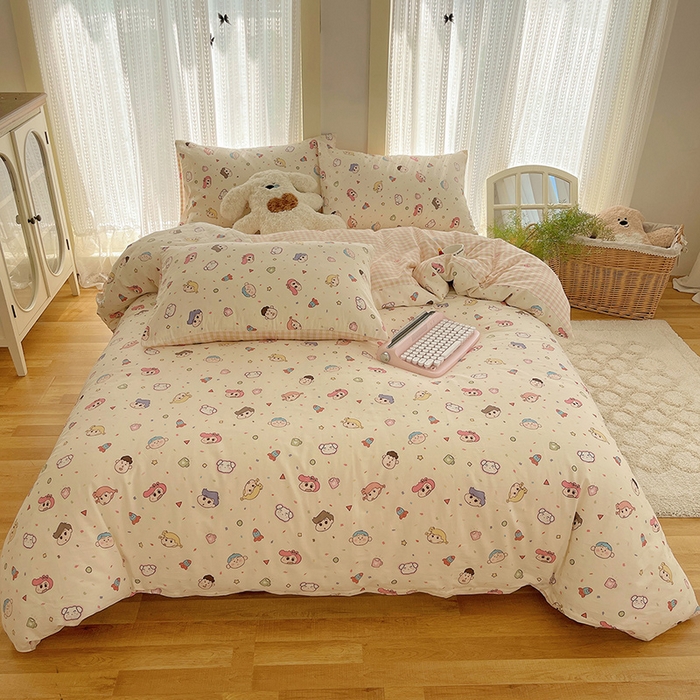 91家纺网 家纺一手货源 找家纺 瑞莱 2025新款开学季全棉纯棉萌趣印花四件套 糖果幼儿园