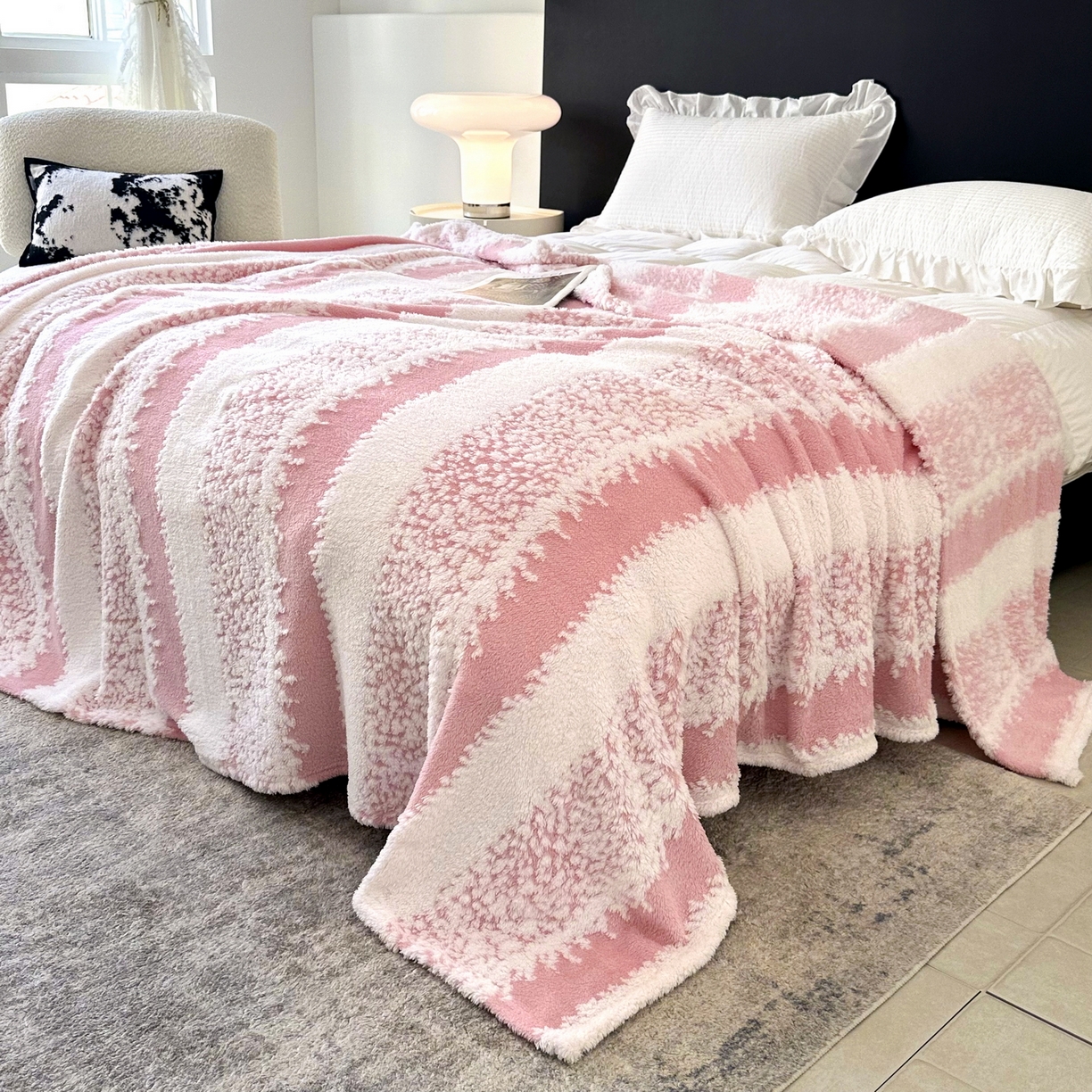 91家纺网 家纺一手货源 找家纺 春妮家纺 2025新款阳离子塔芙绒舒棉绒毛毯 塔芙-桃粉