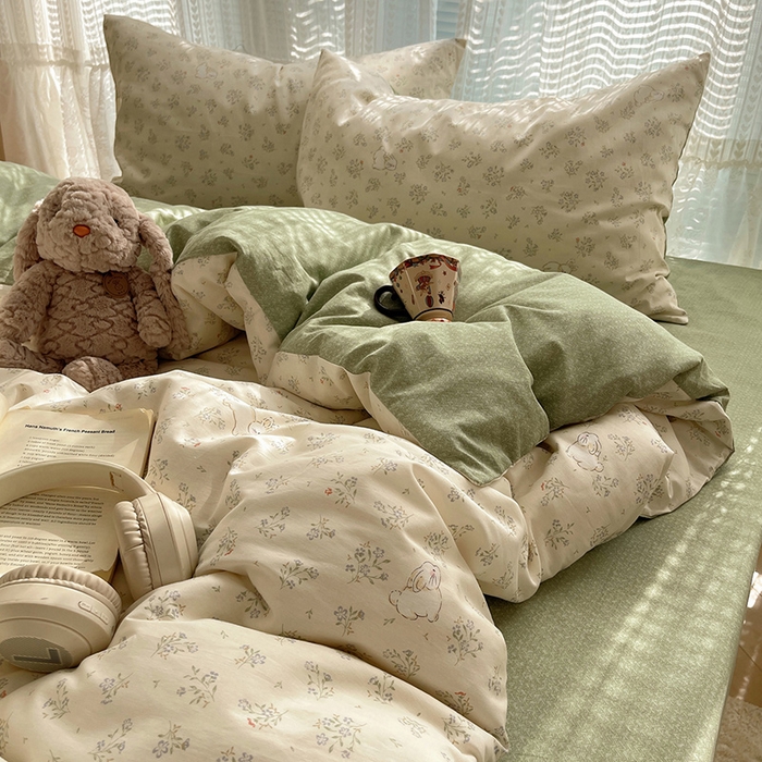 91家纺网 家纺一手货源 找家纺 瑞莱 2025新款开学季全棉纯棉萌趣印花四件套 兔兔紫萝兰