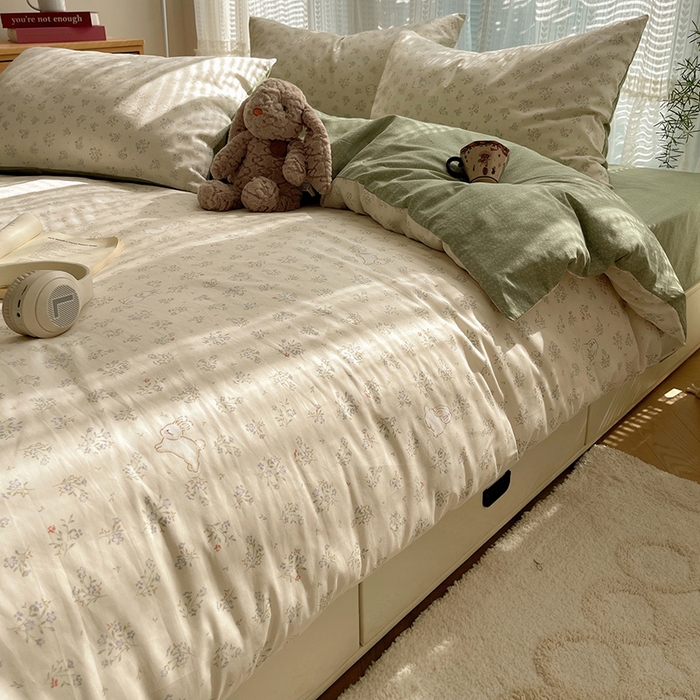 91家纺网 家纺一手货源 找家纺 瑞莱 2025新款开学季全棉纯棉萌趣印花四件套 兔兔紫萝兰