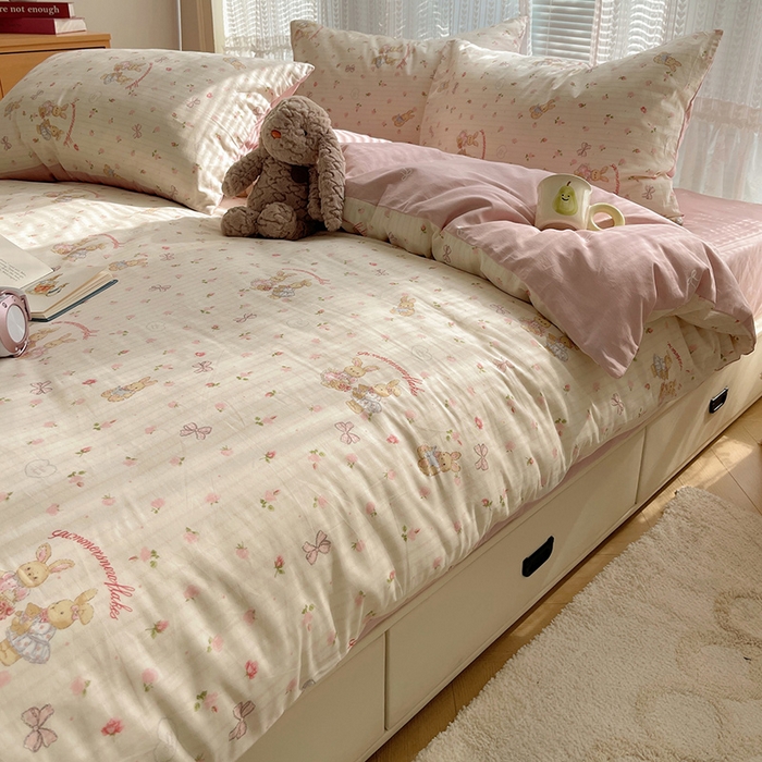 91家纺网 家纺一手货源 找家纺 瑞莱 2025新款开学季全棉纯棉萌趣印花四件套 甜蜜纪念日