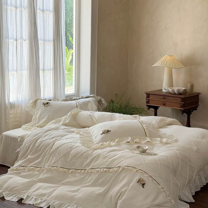 91家纺网 家纺一手货源 找家纺 佳汐蓝家纺 2025新款亲肤舒适打褶荷叶边双层皱皱纱四件套 普罗旺斯-珍珠米