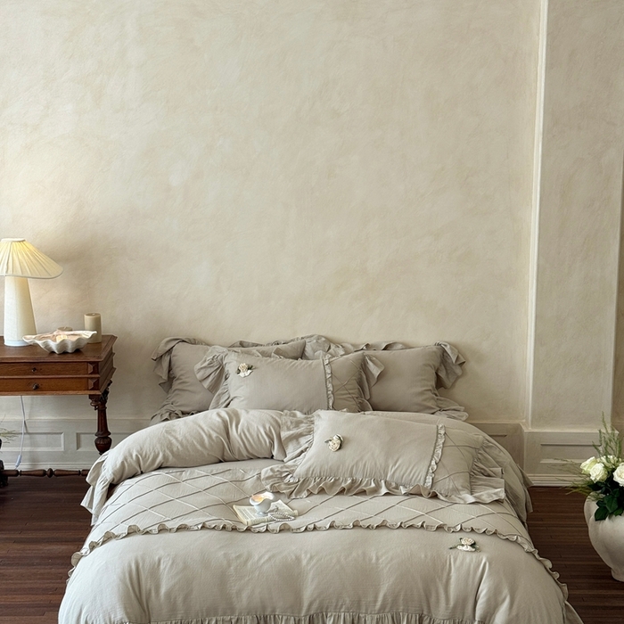 91家纺网 家纺一手货源 找家纺 佳汐蓝家纺 2025新款亲肤舒适打褶荷叶边双层皱皱纱四件套 普罗旺斯-竹青绿