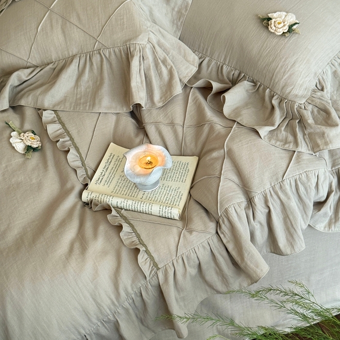 91家纺网 家纺一手货源 找家纺 佳汐蓝家纺 2025新款亲肤舒适打褶荷叶边双层皱皱纱四件套 普罗旺斯-竹青绿