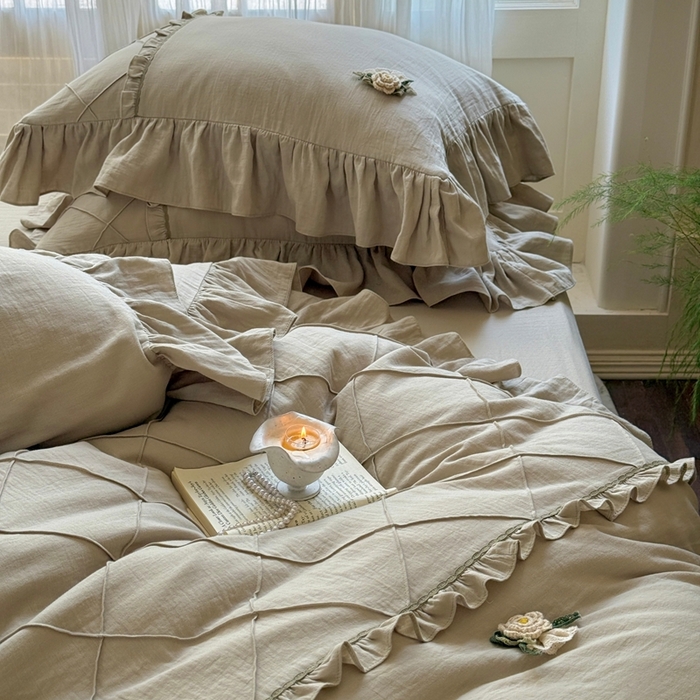 91家纺网 家纺一手货源 找家纺 佳汐蓝家纺 2025新款亲肤舒适打褶荷叶边双层皱皱纱四件套 普罗旺斯-竹青绿