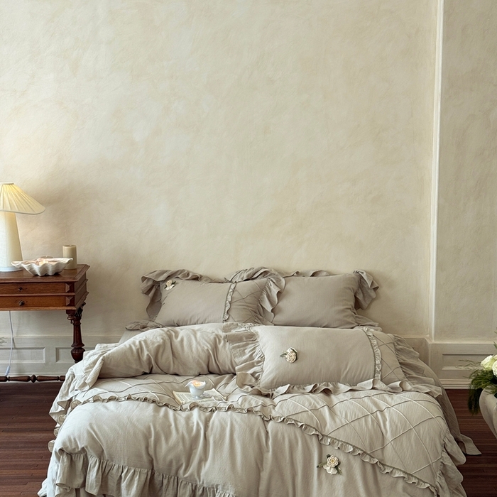 91家纺网 家纺一手货源 找家纺 佳汐蓝家纺 2025新款亲肤舒适打褶荷叶边双层皱皱纱四件套 普罗旺斯-竹青绿