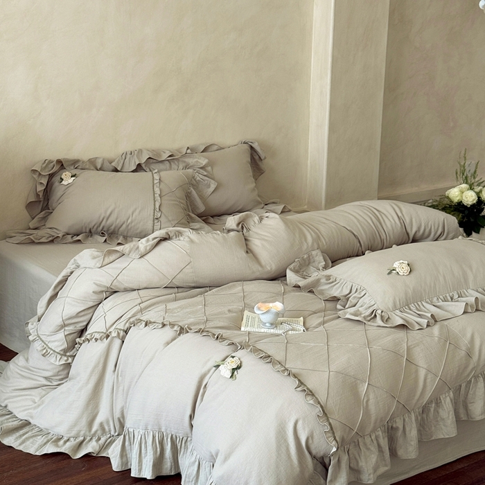 91家纺网 家纺一手货源 找家纺 佳汐蓝家纺 2025新款亲肤舒适打褶荷叶边双层皱皱纱四件套 普罗旺斯-竹青绿