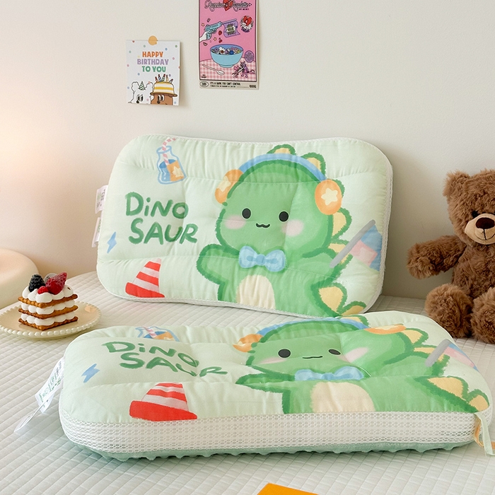 91家纺网 家纺一手货源 找家纺 嗨生活 2025新款A类大版卡通手绘AB版儿童豆豆枕枕芯系列 恐龙宝宝 40*60cm/只