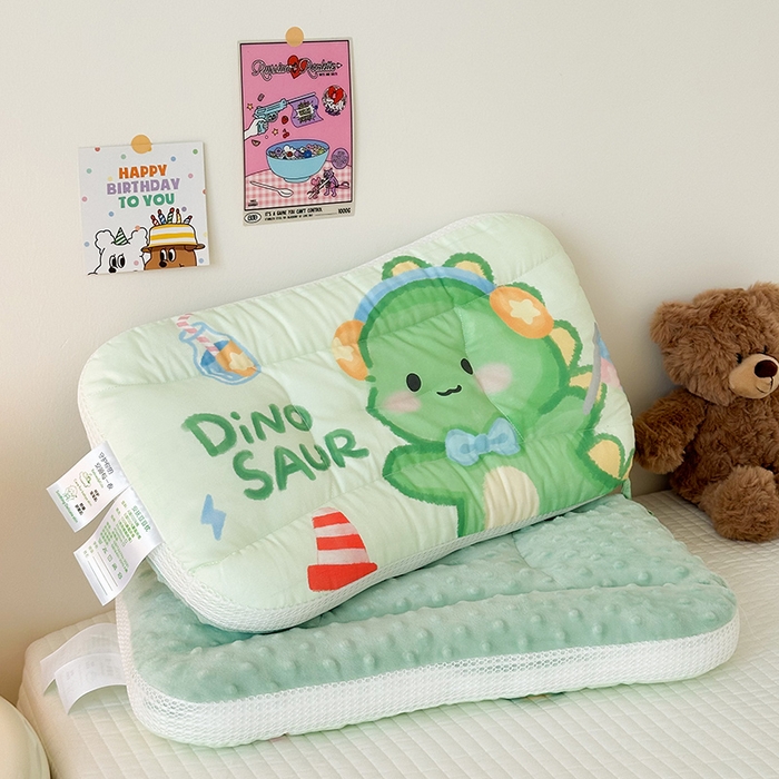 91家纺网 家纺一手货源 找家纺 嗨生活 2025新款A类大版卡通手绘AB版儿童豆豆枕枕芯系列 恐龙宝宝 40*60cm/只