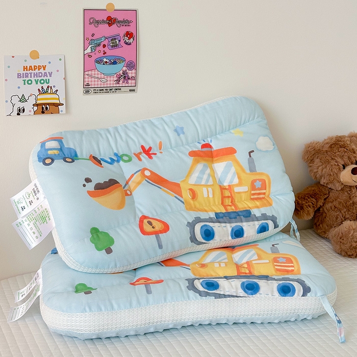91家纺网 家纺一手货源 找家纺 嗨生活 2025新款A类大版卡通手绘AB版儿童豆豆枕枕芯系列 蓝色挖掘 30*50cm/只
