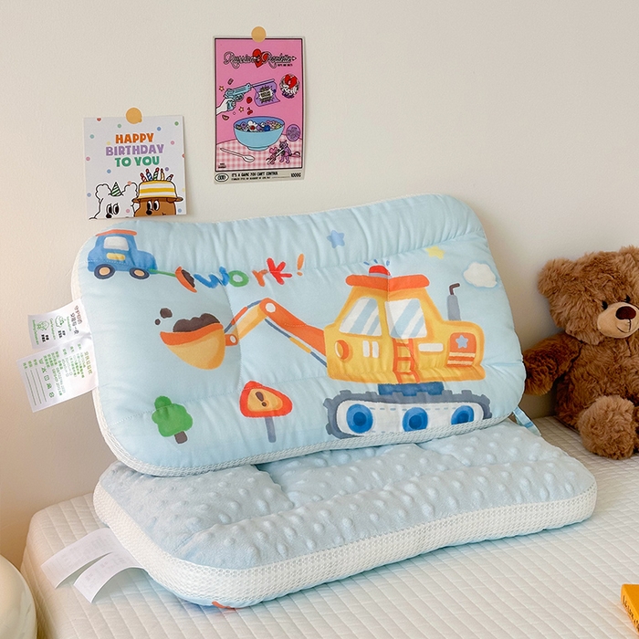 91家纺网 家纺一手货源 找家纺 嗨生活 2025新款A类大版卡通手绘AB版儿童豆豆枕枕芯系列 蓝色挖掘 40*60cm/只