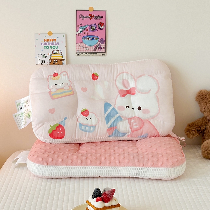 91家纺网 家纺一手货源 找家纺 嗨生活 2025新款A类大版卡通手绘AB版儿童豆豆枕枕芯系列 萌小兔 30*50cm/只