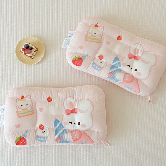 91家纺网 家纺一手货源 找家纺 嗨生活 2025新款A类大版卡通手绘AB版儿童豆豆枕枕芯系列 萌小兔 40*60cm/只